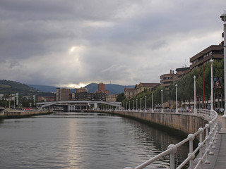Pasarela Pedro Arrupe. Ría de Bilbao / Catwalk Pedro Arrupe. Ría de Bilbao. Vizcaya