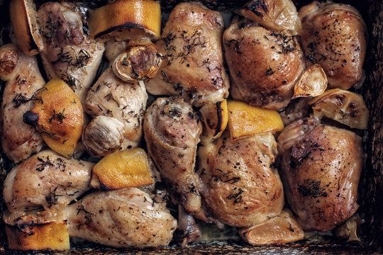 Grilled chicken thigs wit lemon and garlic