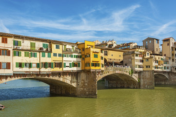 Fototapeta na wymiar Ponte Vecchio - the bridge market in the center of Florence, Tuscany, Italy