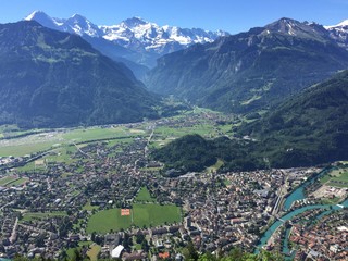 Interlaken, Matten und Wilderswil mit Eiger Mönch und Jungfrau