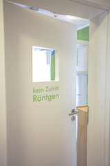 Tür zum Rontgen