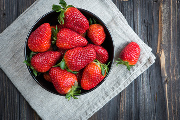 Frische Erdbeeren aus dem Garten