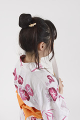 浴衣姿の女性の後ろ姿