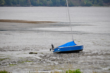 Boat stranded in low tide