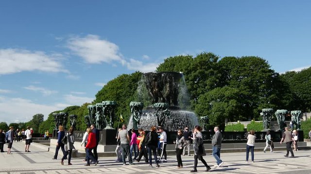 Time lapse from crowd around the fountain in Vigeland sculpture park Oslo, Norway