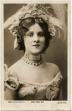 Edna May. Date: 1905