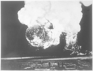 Katastrofa sterowca Hindenburg w New Jersey USA. Data: 13641 - 162320334