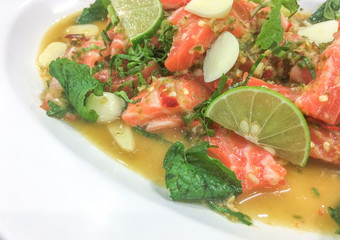 Salmon salad in Thai style
