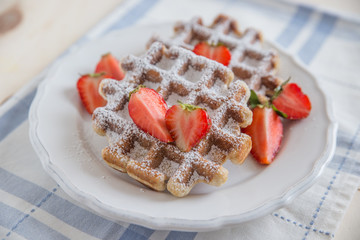 Belgische Waffeln mit Beeren