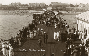 Clacton Pier. Date: circa 1920