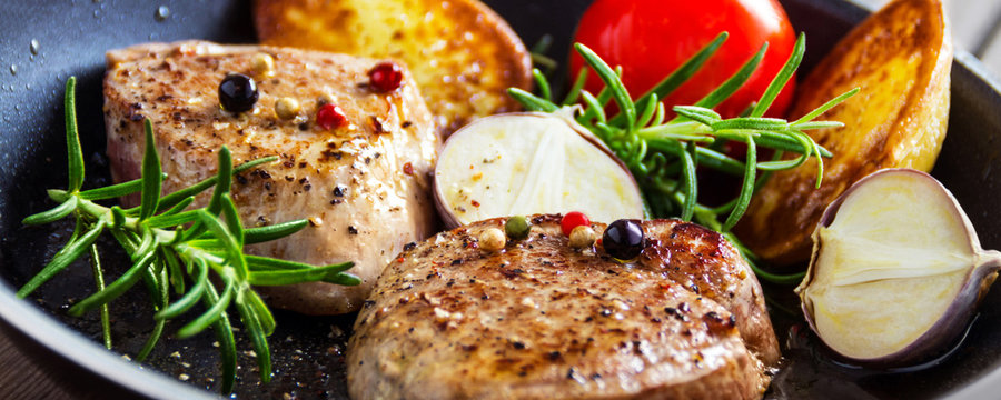 Schweinefilet mit Rosmarin und R&ouml;stkartoffeln