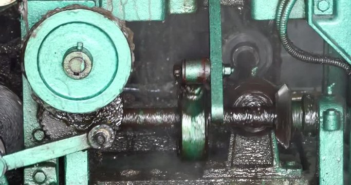 4k 4k Complex precision industry machines in operation,working bearing & axis,lubricants help the machine running.