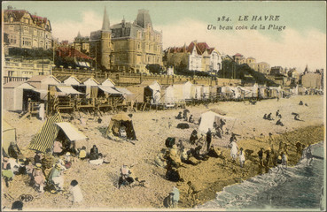 Le Havre Beach. Date: circa 1905 - obrazy, fototapety, plakaty