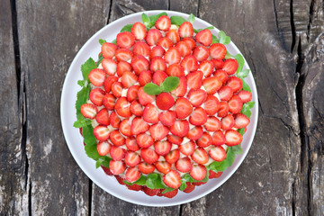 strawberry cake top view