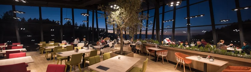 Rolgordijnen heerlijke avond in een luxe restaurant © .shock