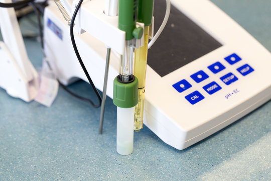 Reference Electrode (pH) And Experiment Chemical In Lab.