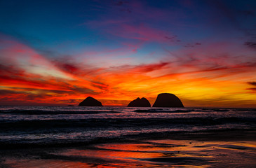 Fototapeta na wymiar Sunset at Oceanside