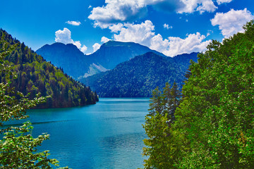 Fototapeta na wymiar Ritsa lake,Abkhazia