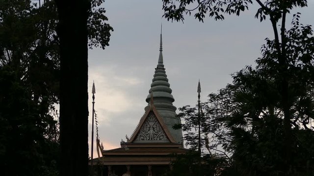 Wat Phnom in Phnom Penh in the evening