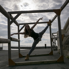 La Jeune Fille et le Grand Ecart 3