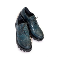 Fashionable heavy boots for men and women