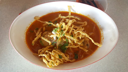 Egg Noodle in Chicken Curry