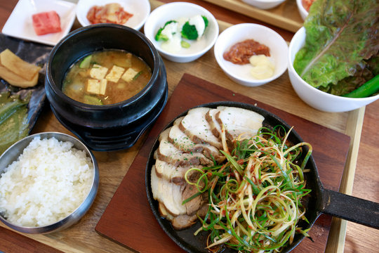 Boiled pork with salad, Bossam - Korean cuisine