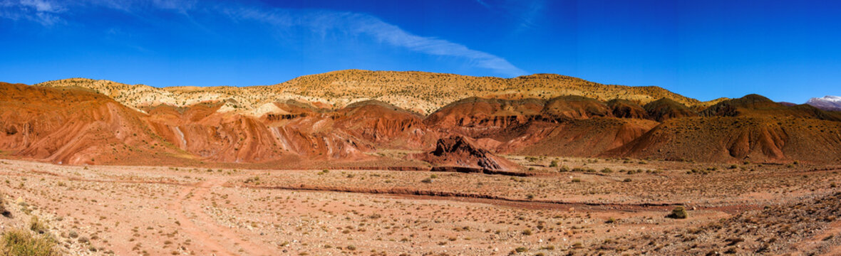 Marokko - Fahrt durch den Hohen Atlas von Ait Ben Haddou nach Marrakesch