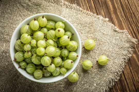 Fresh gooseberry in bowl.