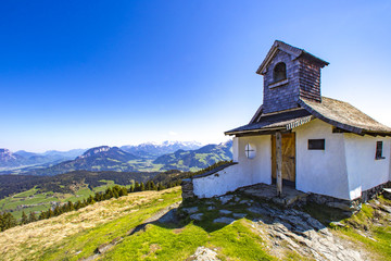 Kappel in den Alpen mit Blick ins Tal