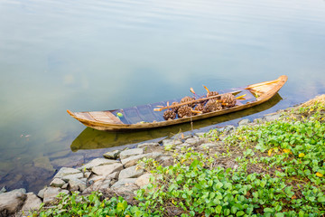 The single boat sink