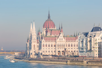 Fototapeta na wymiar Panorámica de la ciudad de Budapest