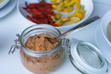 Selbergemachter Hummus