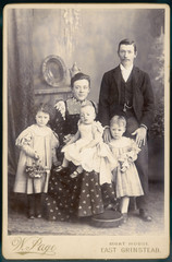 Fototapeta na wymiar Costume - Family 1890s. Date: 1890s