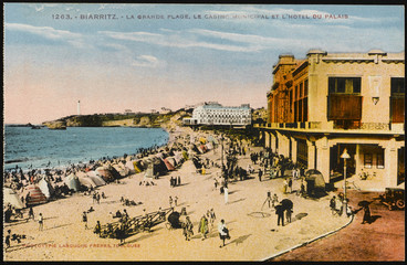 Biarritz - Grande Plage. Date: 1920s