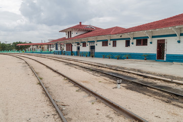 Fototapeta na wymiar Platform of a train station in Holguin, Cuba