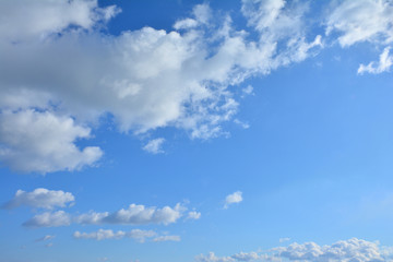 さわやかな青空と雲
