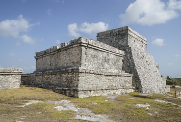 Fototapeta na wymiar maya ruins in mexico