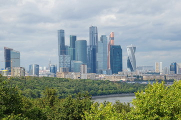 Obraz premium Moscow, Russia - August 26, 2016: The View from Sparrow hills to the towers of Moscow international business center 