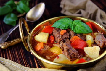 овощное рагу с бараниной и базиликом