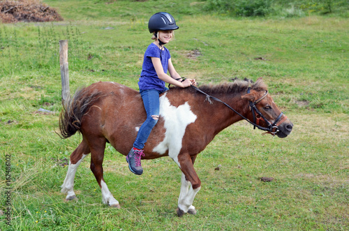 Junge Streberschönheit Beim Reiten Junge Streberschönheit Beim Reiten
