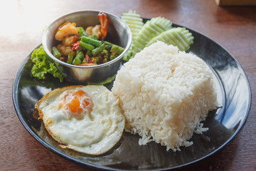 fried spicy basil with shrimp