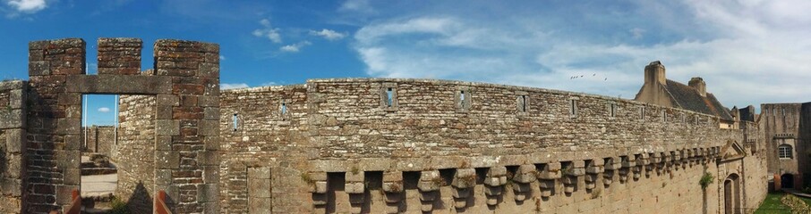 remparts de la Ville Close de Concarneau en Bretagne