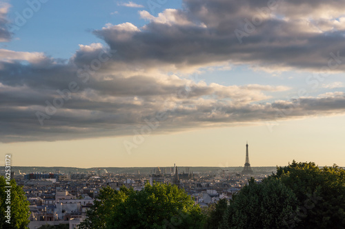 Vue Panoramique De Paris Au Coucher Du Soleil Stock Photo