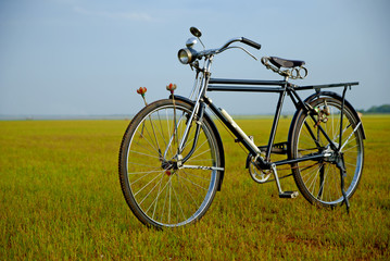 Fototapeta premium Old bike in Thailand, old bike in dam