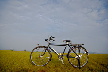 Obraz premium Old bike in Thailand, old bike in dam