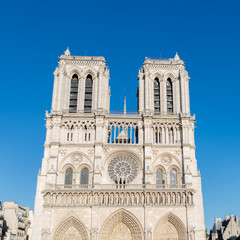 Fototapeta na wymiar Paris, Notre-Dame cathedral in blue sky 