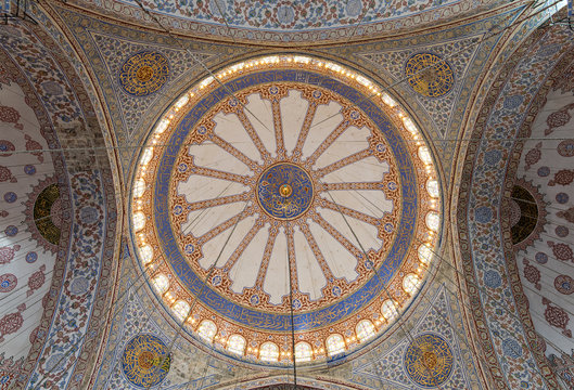 Decorated ceiling at Sultan Ahmed Mosque (Blue Mosque) showing the main big dome, Istanbul, Turkey