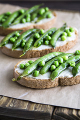 Summer healthy snack - sandwiches with peas
