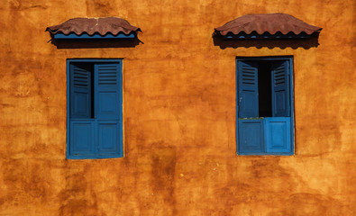 Obraz premium Cartagena windows, colonial city, Colombia